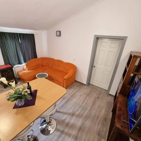 Tomic Apartment *