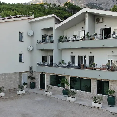 Tomic Apartment *